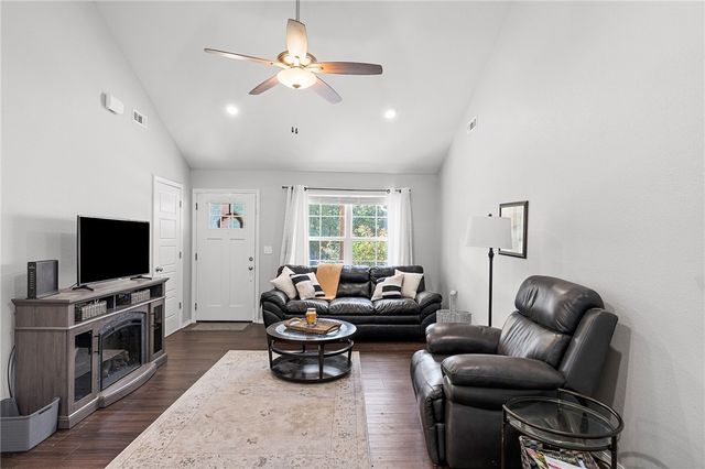 5 Ettington Lane, Bella Vista, AR 72714