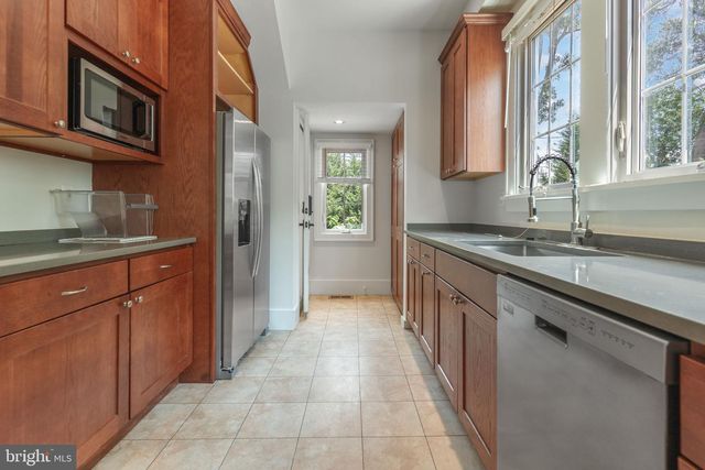 2629 WASHINGTON BLVD, Arlington, VA 22201