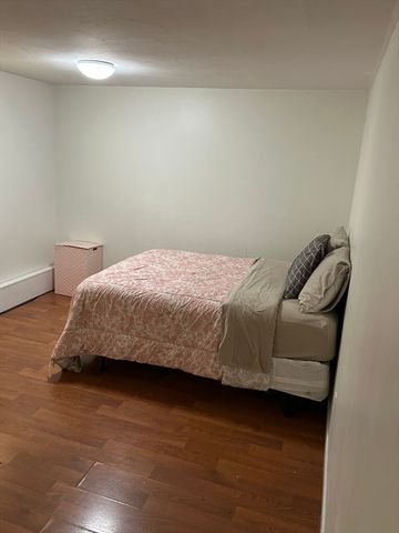 101 Bishop Dr 101, Framingham, MA 01702
