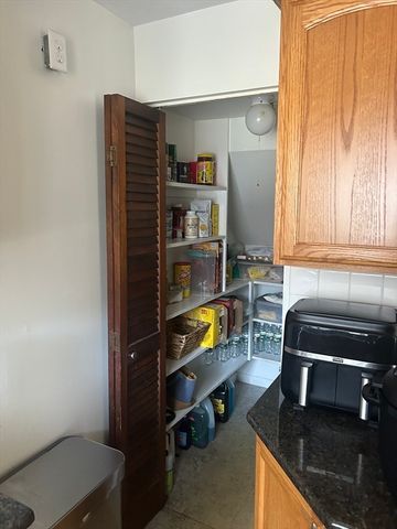 101 Bishop Dr 101, Framingham, MA 01702