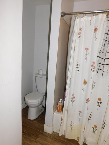 3762 N Claremont Avenue N, Fresno, CA 93727