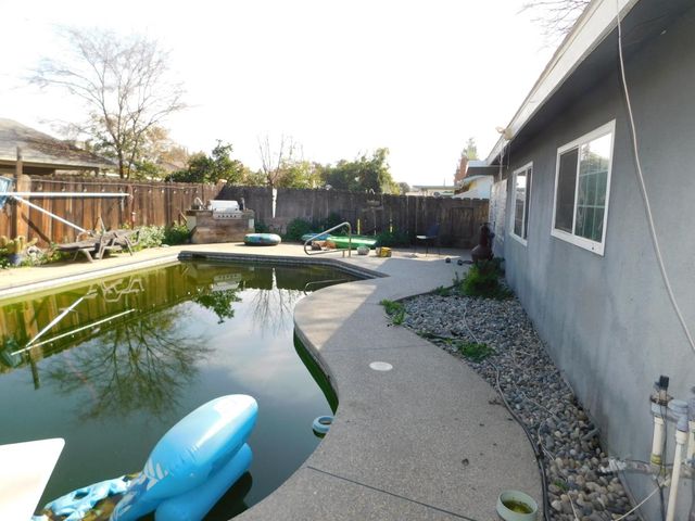 3762 N Claremont Avenue N, Fresno, CA 93727