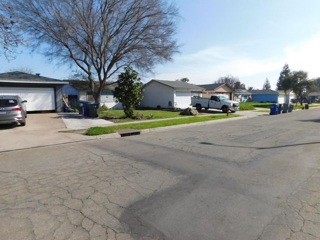 3762 N Claremont Avenue N, Fresno, CA 93727