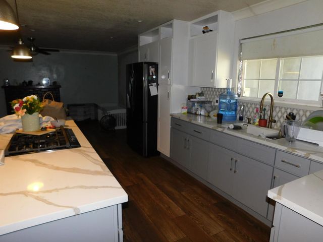 3762 N Claremont Avenue N, Fresno, CA 93727