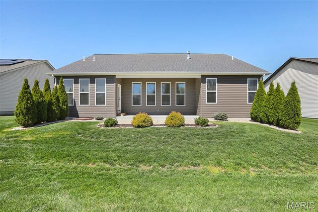 1870 Cloverdale Drive, Edwardsville, IL 62025