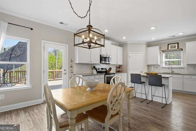 17 Four Feathers Lane NE, Rydal, GA 30171