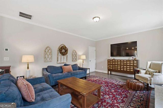 17 Four Feathers Lane NE, Rydal, GA 30171