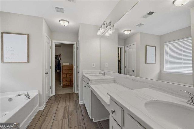 17 Four Feathers Lane NE, Rydal, GA 30171