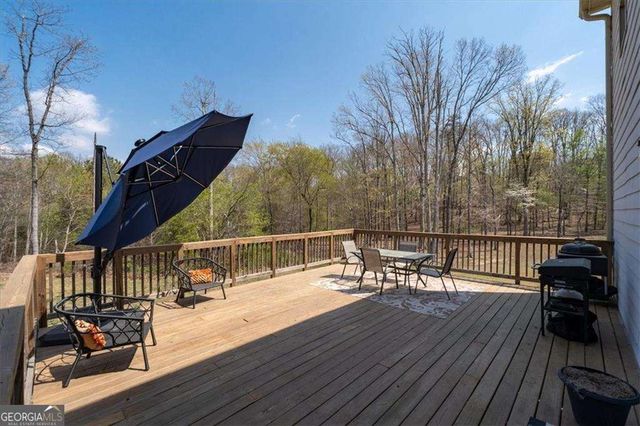 17 Four Feathers Lane NE, Rydal, GA 30171