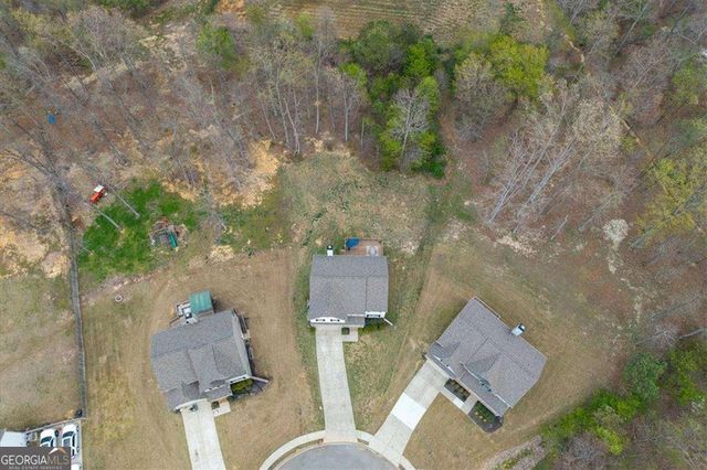 17 Four Feathers Lane NE, Rydal, GA 30171