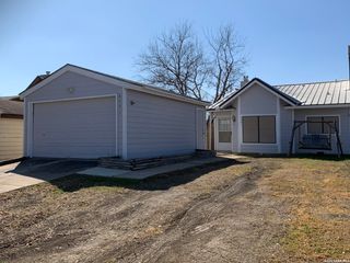 8441 FOREST RIDGE DR, San Antonio, TX 78239