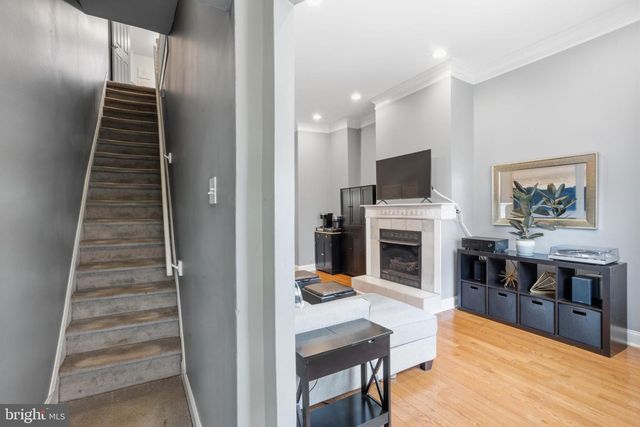 902 S 8TH ST, Philadelphia, PA 19147