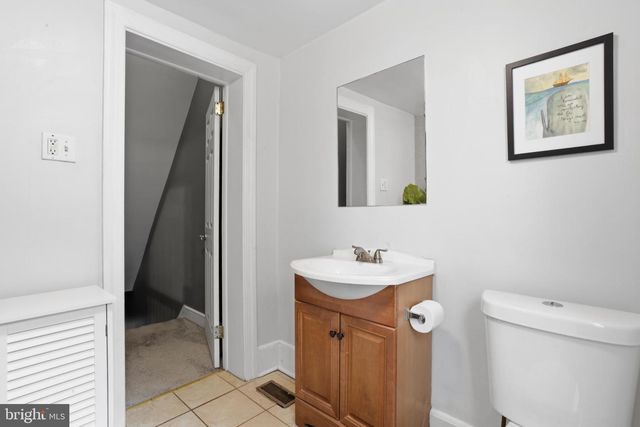 902 S 8TH ST, Philadelphia, PA 19147