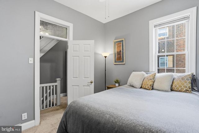 902 S 8TH ST, Philadelphia, PA 19147