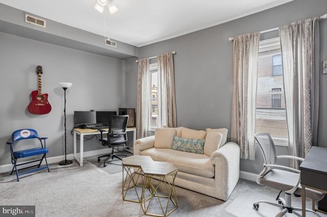 902 S 8TH ST, Philadelphia, PA 19147