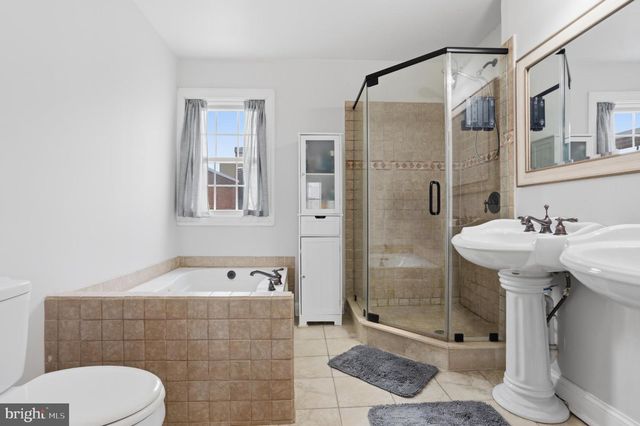 902 S 8TH ST, Philadelphia, PA 19147