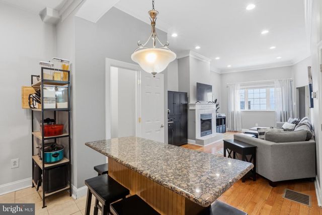 902 S 8TH ST, Philadelphia, PA 19147