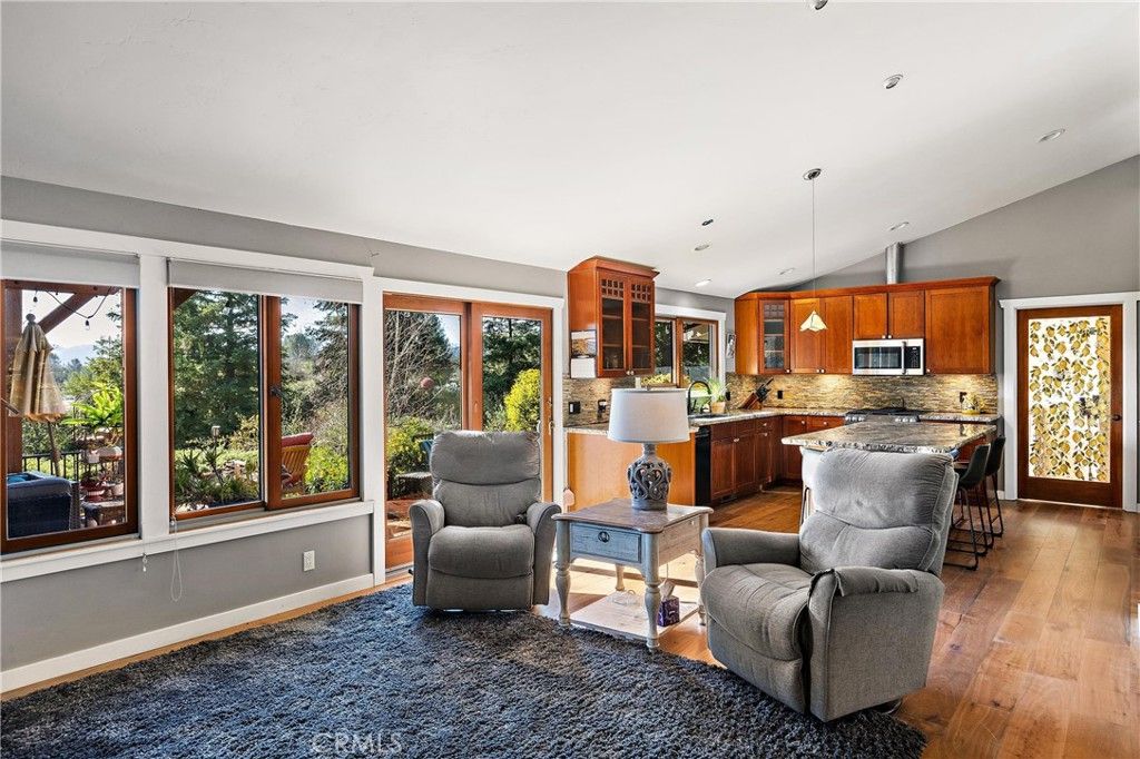 Image 13 of property listing at 9290 Carmel Rd, Atascadero, CA 93422