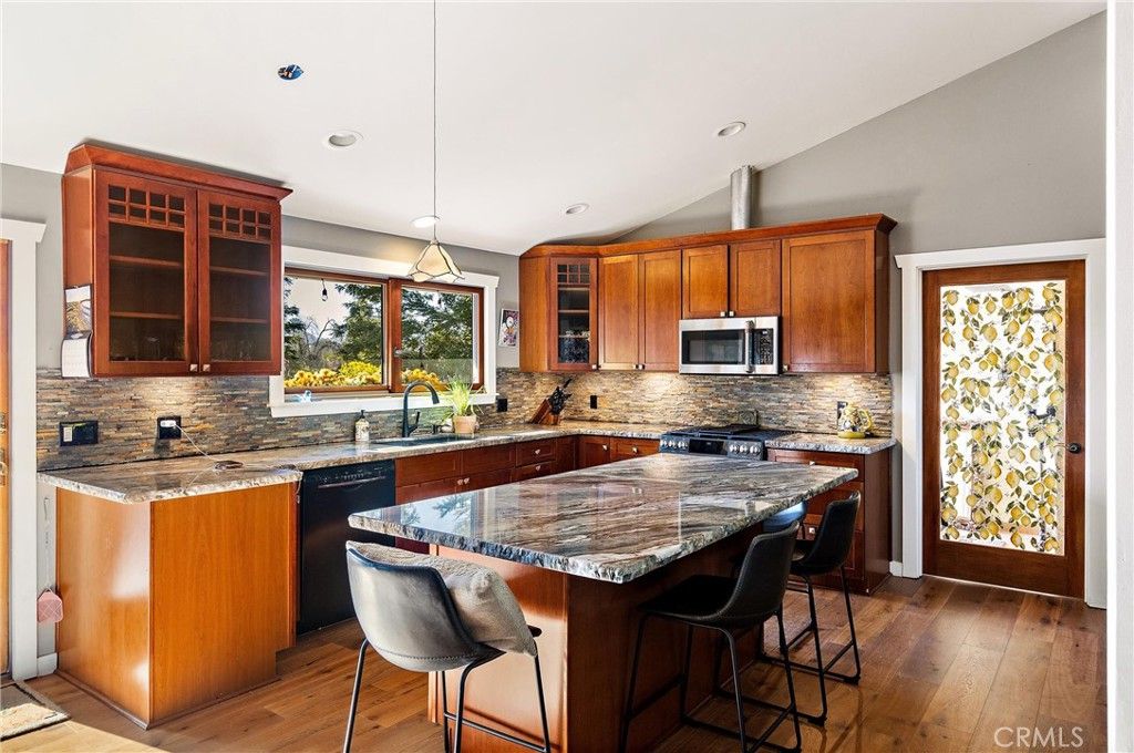 Image 15 of property listing at 9290 Carmel Rd, Atascadero, CA 93422