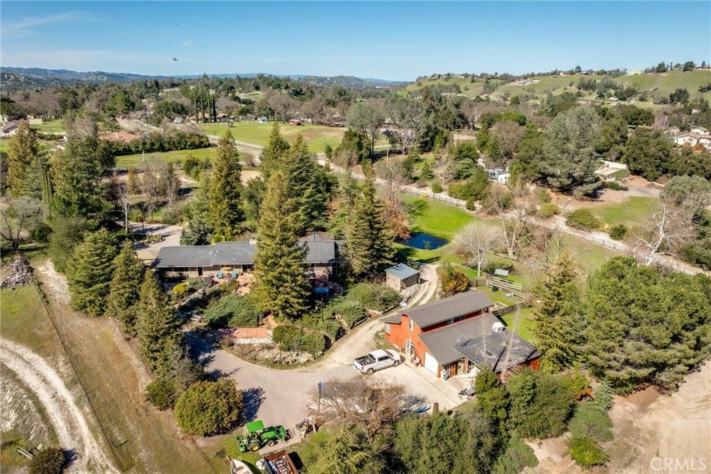 Image 2 of property listing at 9290 Carmel Rd, Atascadero, CA 93422
