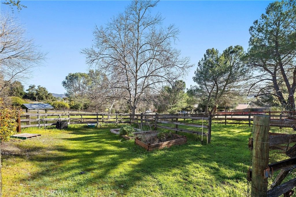 Image 38 of property listing at 9290 Carmel Rd, Atascadero, CA 93422
