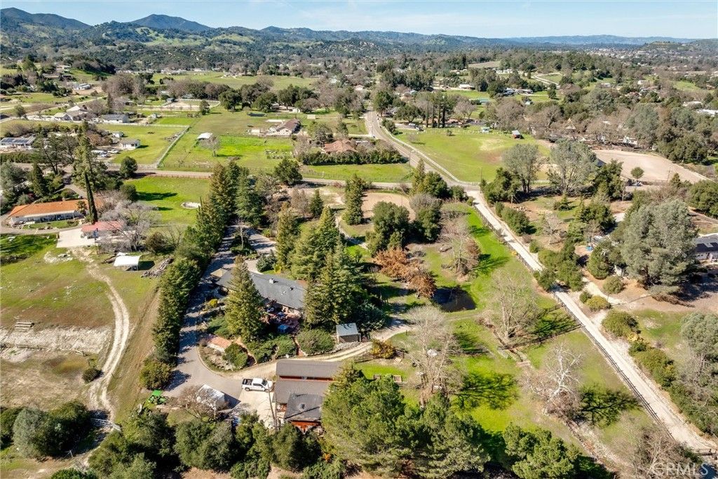 Image 41 of property listing at 9290 Carmel Rd, Atascadero, CA 93422