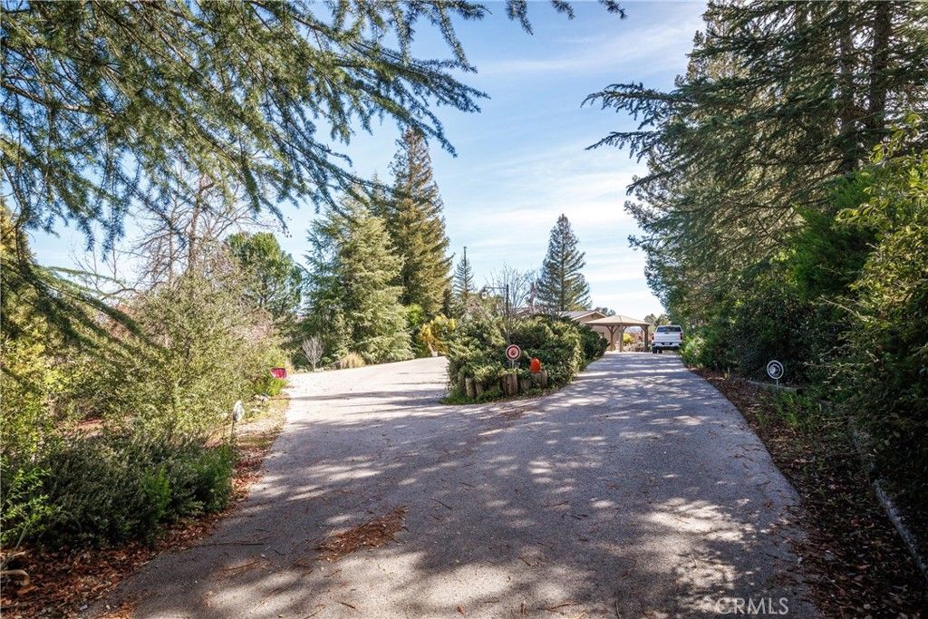 Image 5 of property listing at 9290 Carmel Rd, Atascadero, CA 93422