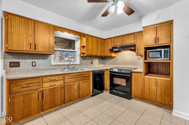 5108 Chatham Place, Indianapolis, IN 46226