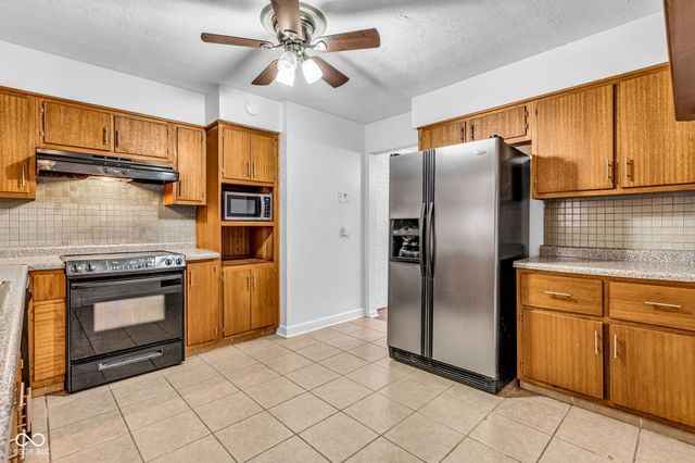 5108 Chatham Place, Indianapolis, IN 46226