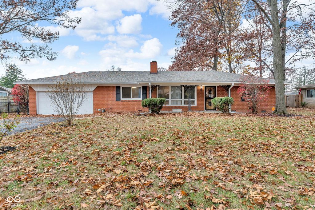 5108 Chatham Place, Indianapolis, IN 46226