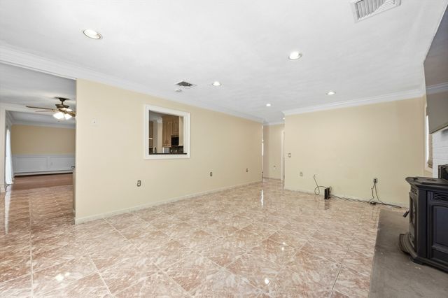12 Parkway Dr, Saugus, MA 01906