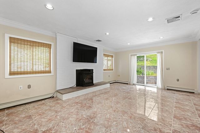 12 Parkway Dr, Saugus, MA 01906
