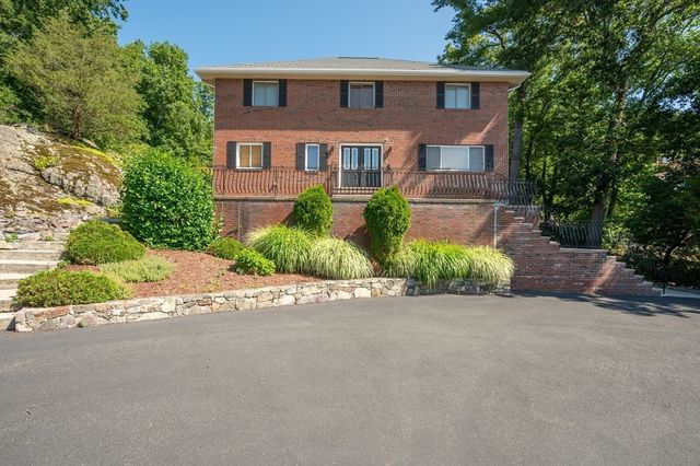 12 Parkway Dr, Saugus, MA 01906