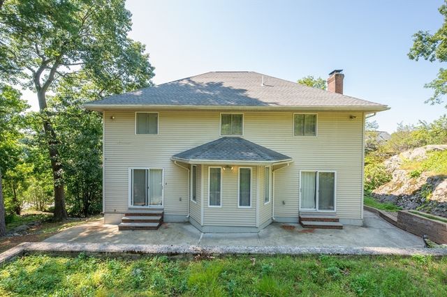 12 Parkway Dr, Saugus, MA 01906