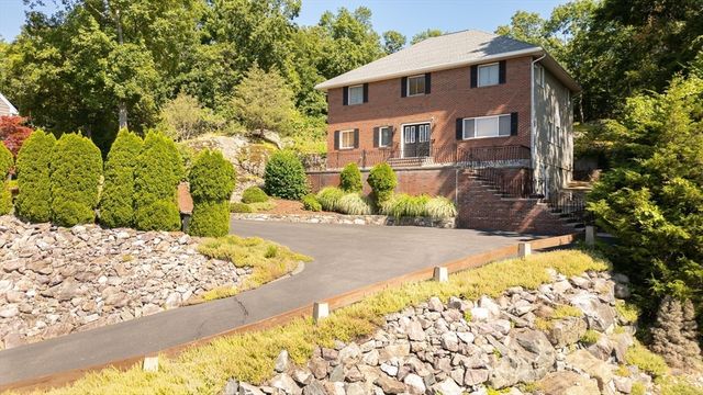 12 Parkway Dr, Saugus, MA 01906