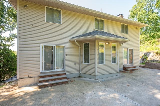 12 Parkway Dr, Saugus, MA 01906