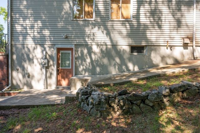 12 Parkway Dr, Saugus, MA 01906