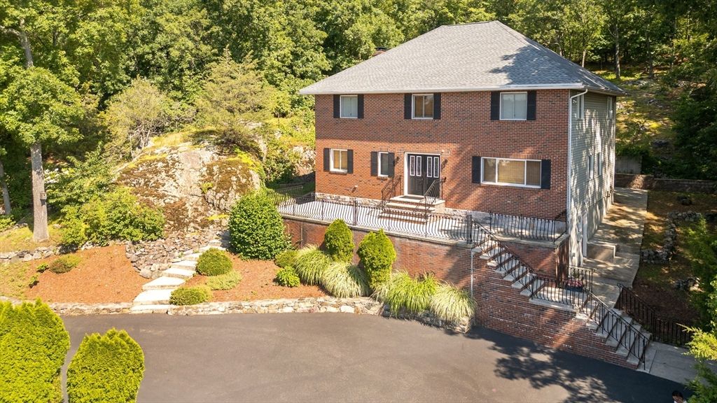 12 Parkway Dr, Saugus, MA 01906