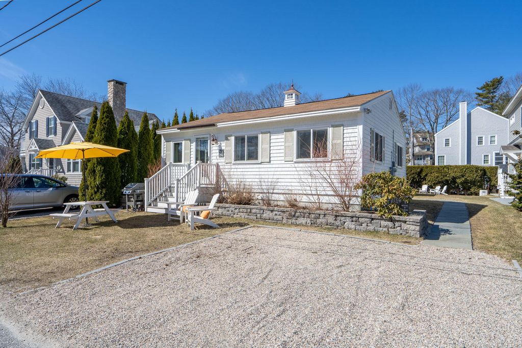 8 Railroad Avenue, Kennebunk, ME 04043 — photo 2