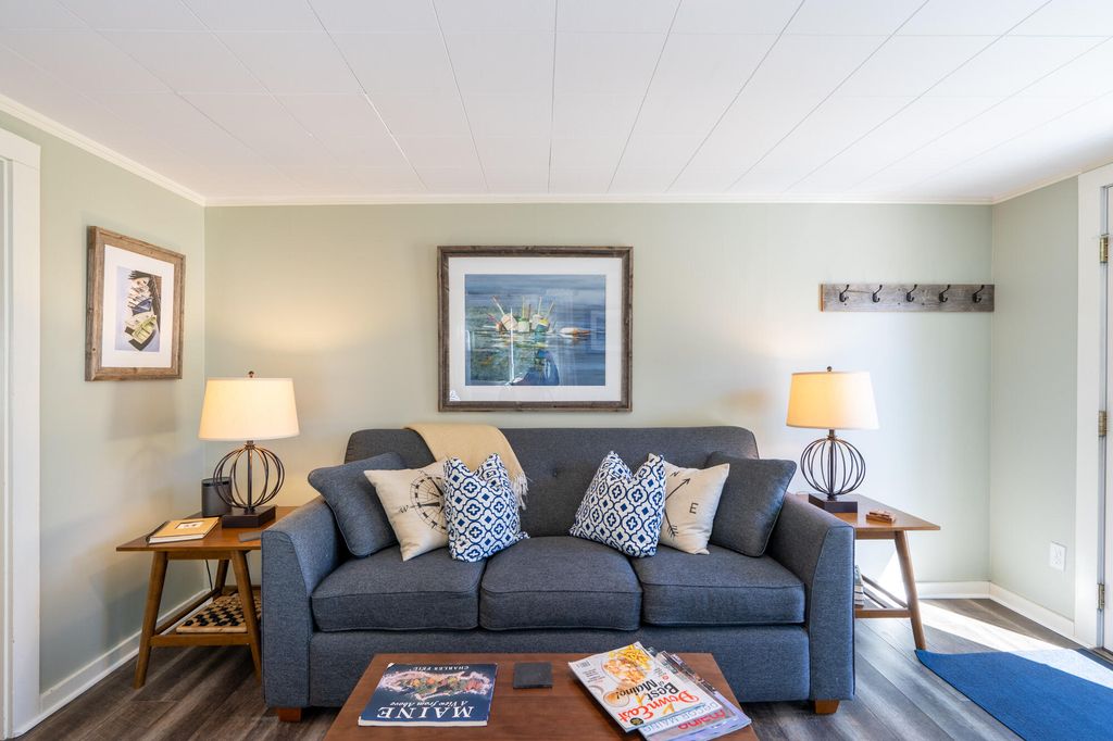 8 Railroad Avenue, Kennebunk, ME 04043 — photo 5