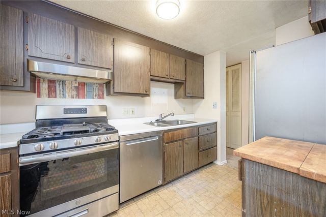 1314 Denise Drive, Kent, OH 44240
