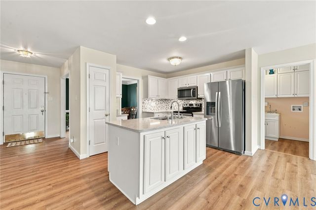 244 Huntsman Rd, Sandston, VA 23150