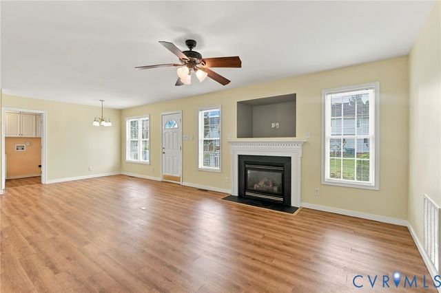 244 Huntsman Rd, Sandston, VA 23150