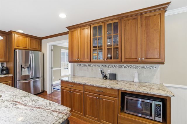 26 Flintlock Road, Salem, NH 03079
