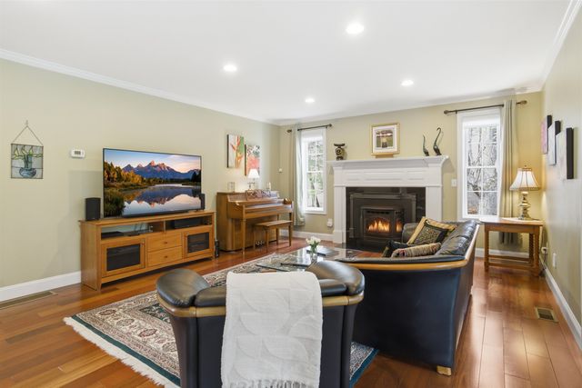 26 Flintlock Road, Salem, NH 03079