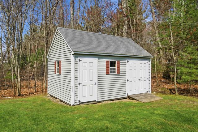 26 Flintlock Road, Salem, NH 03079