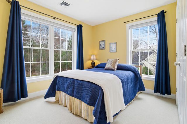 26 Flintlock Road, Salem, NH 03079