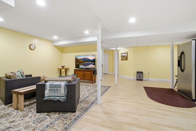 26 Flintlock Road, Salem, NH 03079