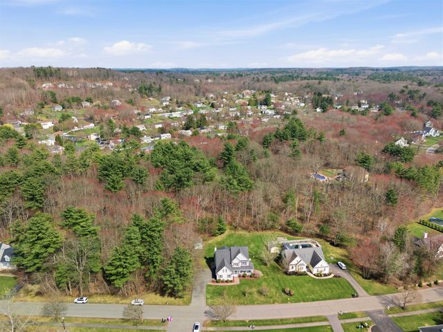 26 Flintlock Road, Salem, NH 03079