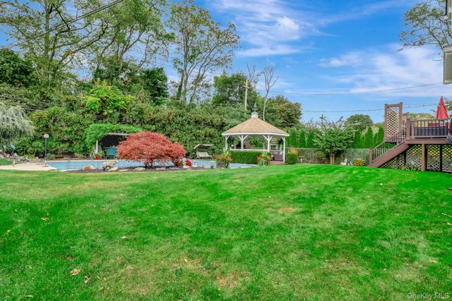 74 Lauren Avenue, Dix Hills, NY 11746